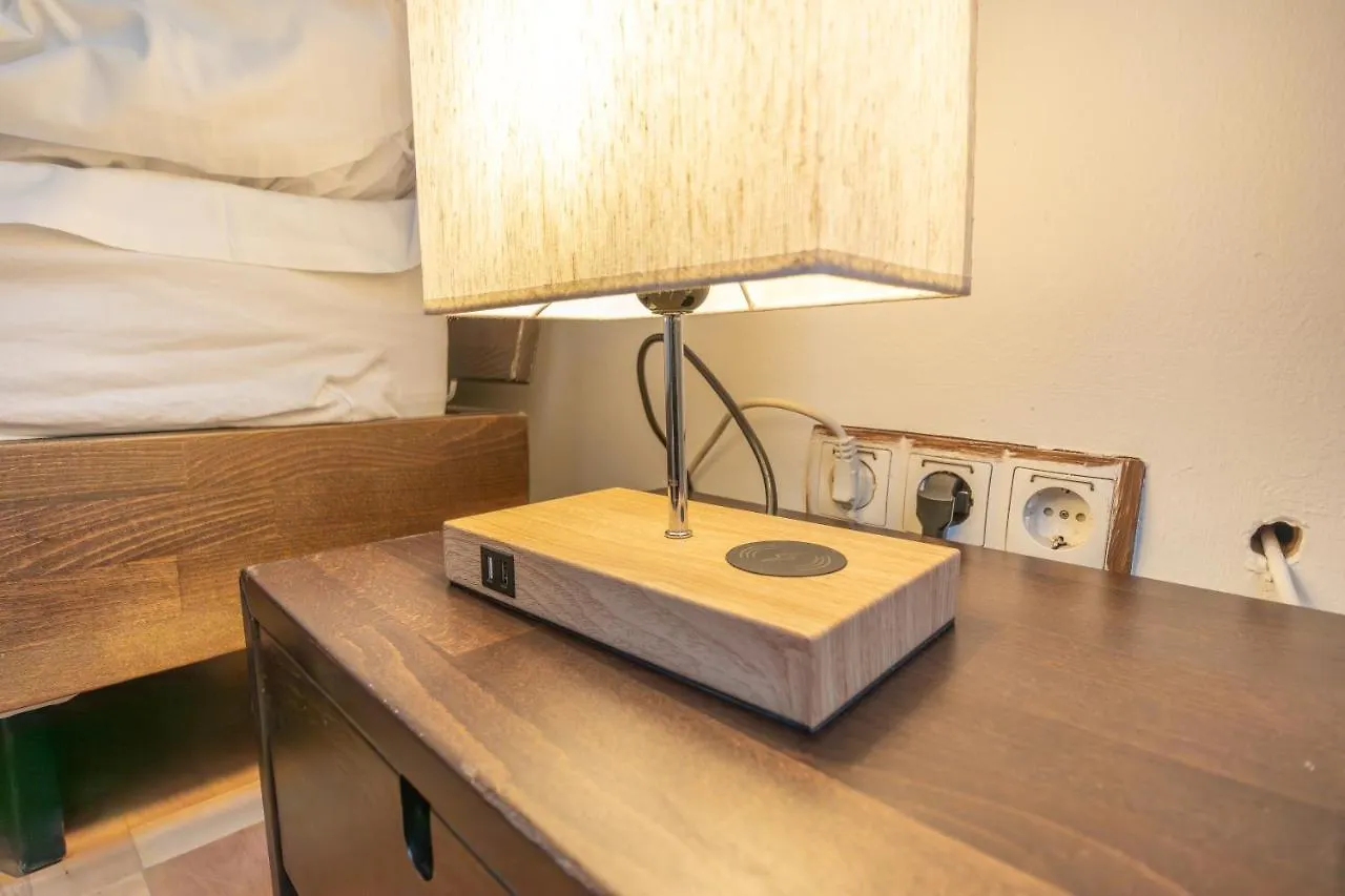 Cozy City Center Retreat 2Br Apt. Homelike Comfort Wenen
