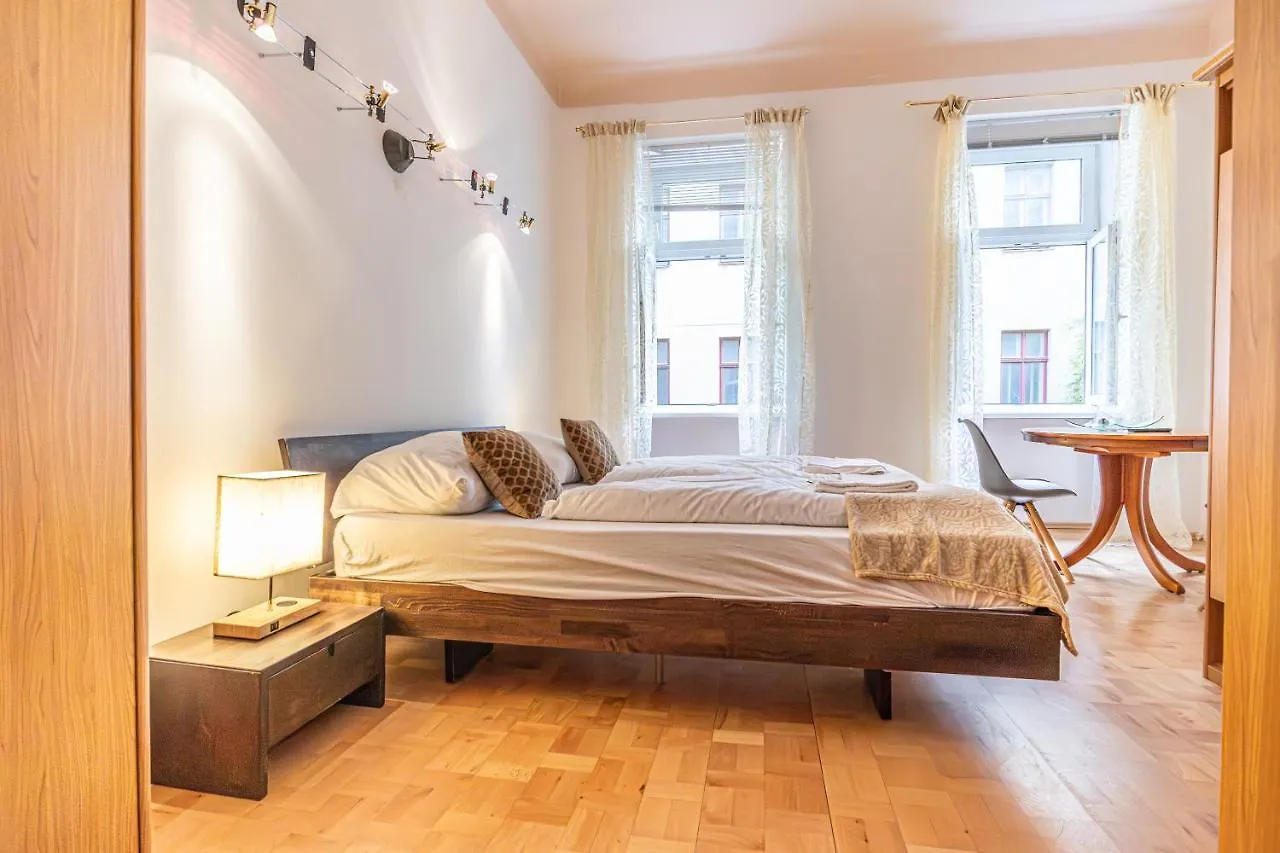 Cozy City Center Retreat 2Br Apt. Homelike Comfort 维也纳