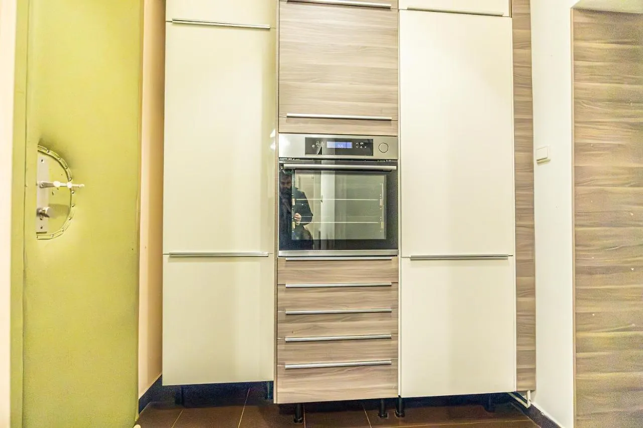 Cozy City Center Retreat 2Br Apt. Homelike Comfort 维也纳