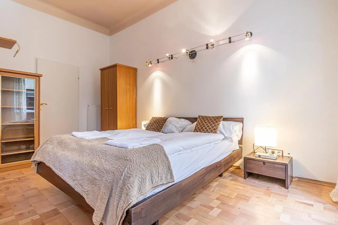 Appartement Cozy City Center Retreat 2Br Apt. Homelike Comfort Wenen